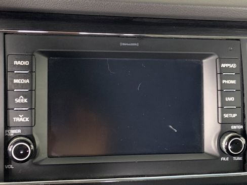 Used 2017 Kia Sedona LX w/ LX Essentials Premium Package image 10