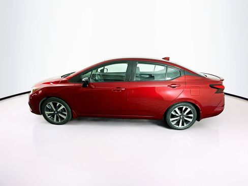 Used 2020 Nissan Versa SR w/ Convenience Package FWD image 4