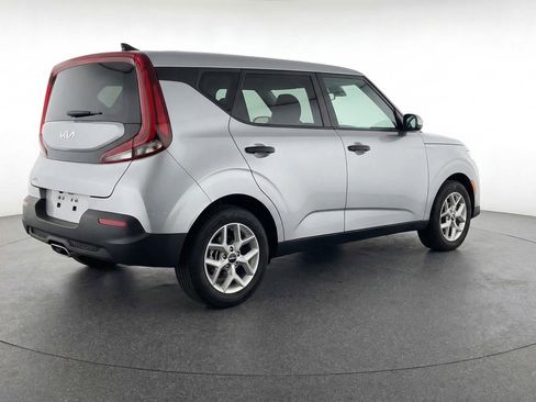 Used 2025 Kia Soul LX w/ LX Technology Package image 9