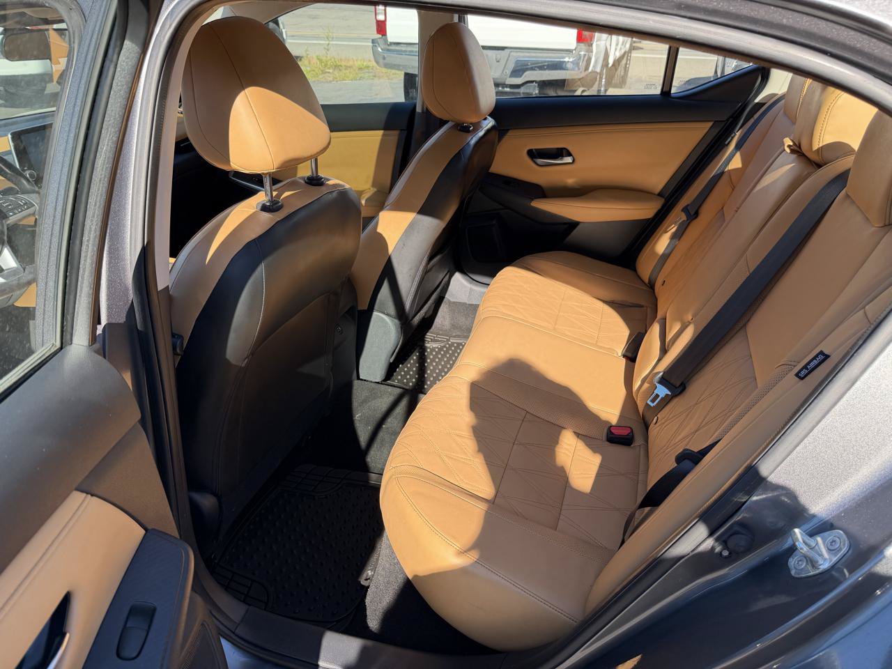 Used 2020 Nissan Sentra SV w/ SV Premium Package FWD image 12