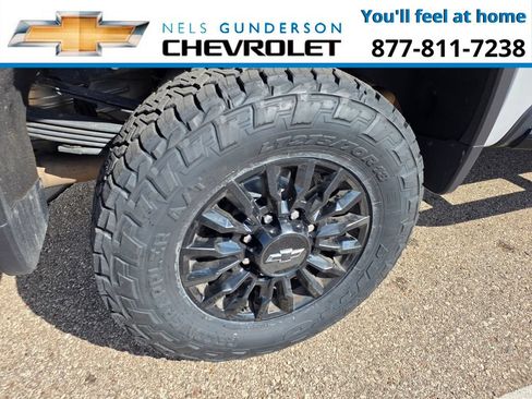 Used 2024 Chevrolet Silverado 3500 LTZ w/ LTZ Plus Package AWD/4WD image 9