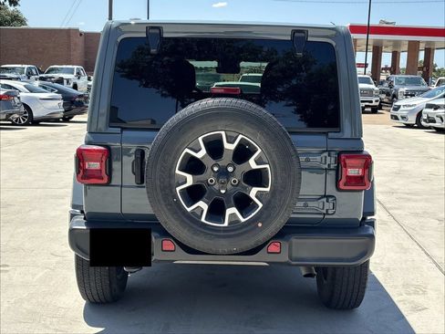 Used 2024 Jeep Wrangler Unlimited Sahara w/ Technology Group AWD/4WD image 4