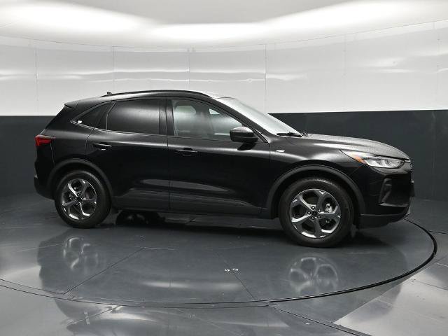 Certified 2025 Ford Escape ST-Line FWD image 3