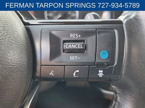 Used 2024 Nissan Pathfinder SL FWD image 28