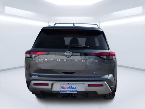 Used 2025 Nissan Pathfinder SL w/ SL Premium Package FWD image 4