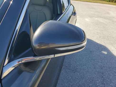 Used 2023 Genesis G70 2.0T image 21