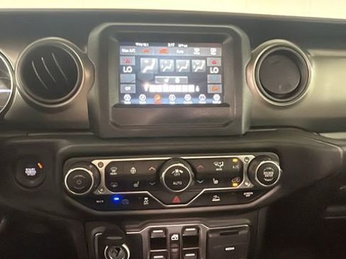 Used 2023 Jeep Wrangler Unlimited w/ Cold Weather Group AWD/4WD image 24