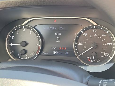 Certified 2025 Nissan Frontier SV image 26