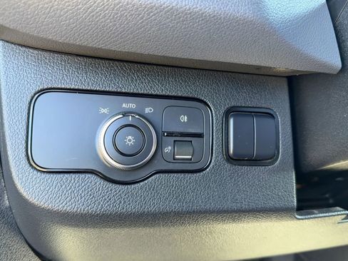 Used 2019 Mercedes-Benz Sprinter 144 image 18