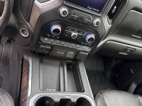 Used 2020 GMC Sierra 2500 Denali w/ Denali Ultimate Package AWD/4WD image 28