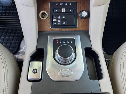 Used 2016 Land Rover LR4 HSE LUX image 21