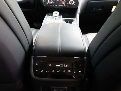 Certified 2026 INFINITI QX60 Luxe w/ Family Package AWD/4WD image 28