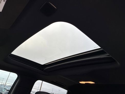 Used 2024 Chevrolet Colorado Z71 w/ Z71 Convenience Package 2 image 22