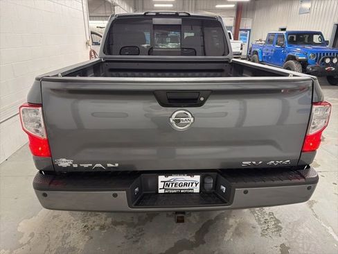 Used 2018 Nissan Titan SV w/ SV Convenience Package AWD/4WD image 7
