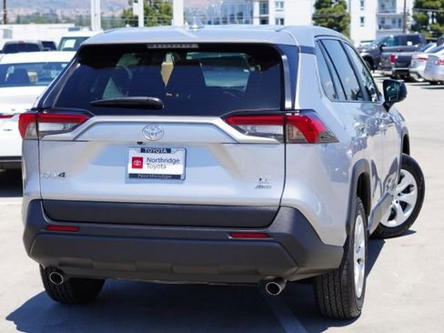 Used 2024 Toyota RAV4 LE AWD/4WD image 7