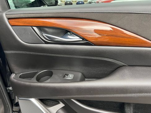 Used 2020 Cadillac Escalade ESV Luxury w/ Escalade Sport Edition image 57