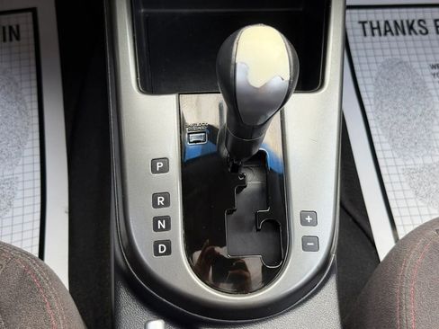 Used 2010 Kia Forte Koup SX image 30