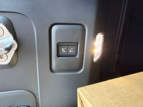 Used 2026 Land Rover Defender 110 S AWD/4WD image 33