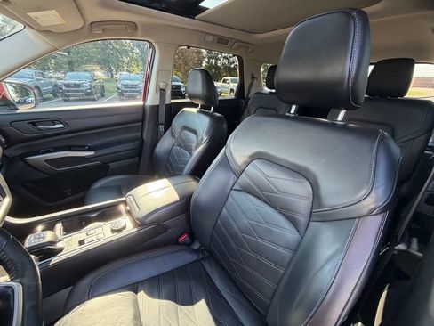 Used 2022 Nissan Pathfinder Platinum w/ Lighting Package (N92) AWD/4WD image 6