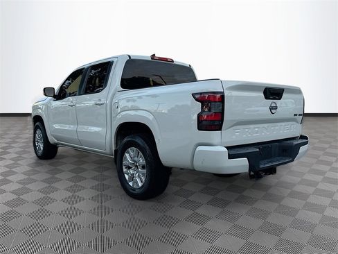 Used 2022 Nissan Frontier SV image 8