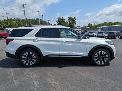 New 2026 Ford Explorer Platinum w/ LUX Leather Package