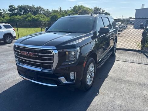 Used 2023 GMC Yukon XL SLT RWD image 1