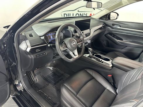 Used 2024 Nissan Altima 2.5 SR w/ SR Premium Package AWD/4WD image 14