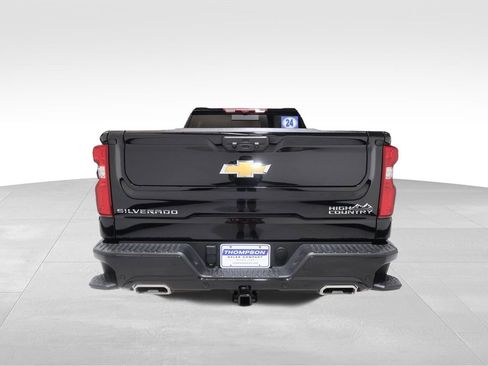 Used 2024 Chevrolet Silverado 1500 High Country AWD/4WD image 3