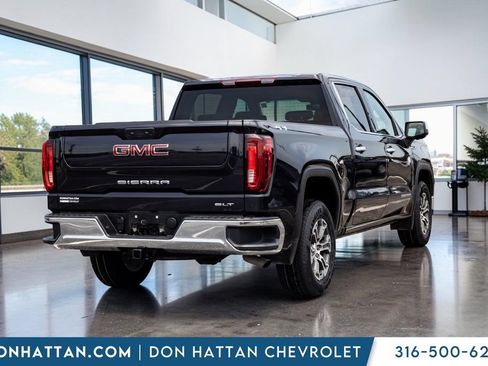 Used 2025 GMC Sierra 1500 SLT AWD/4WD image 22