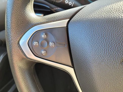 Used 2020 Chevrolet Traverse LS image 32