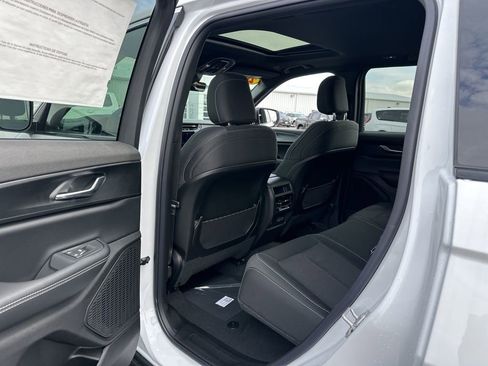 New 2026 Jeep Grand Cherokee Laredo X AWD/4WD image 22