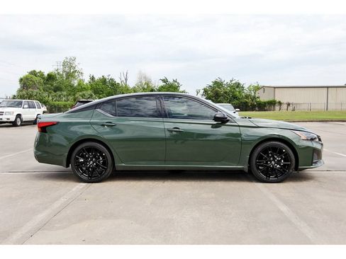 New 2026 Nissan Altima 2.5 SR w/ SR Midnight Edition Package FWD image 5
