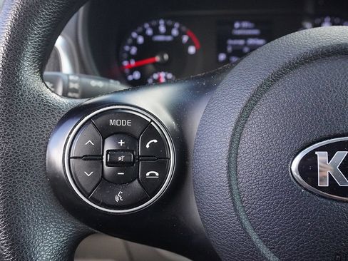 Used 2020 Kia Soul LX FWD image 39