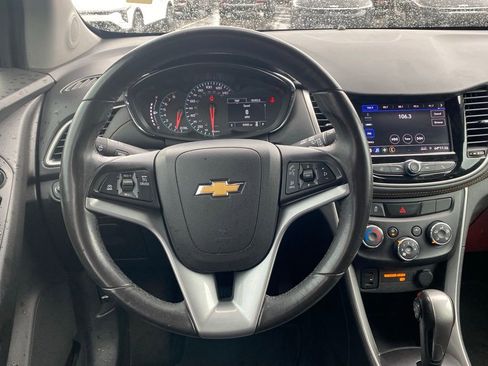 Used 2021 Chevrolet Trax LT w/ Driver Confidence Package image 12