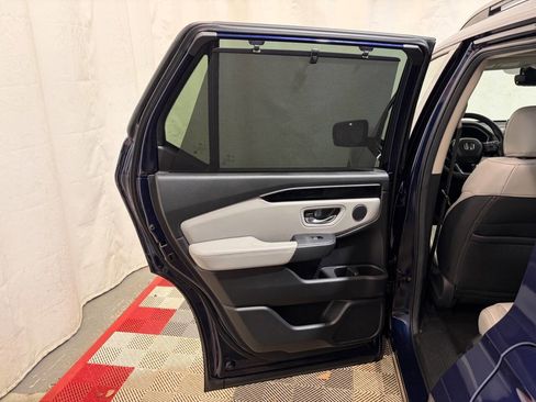 Used 2024 Honda Pilot Touring image 10