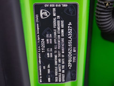 Used 2025 Lamborghini Urus SE image 39