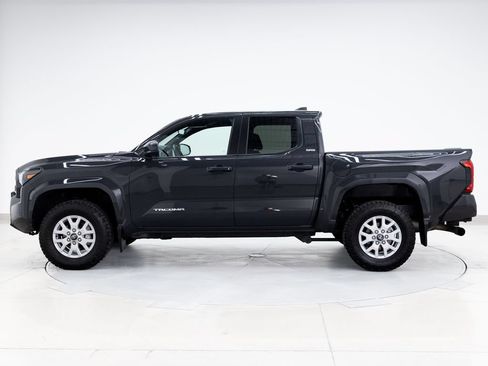 Used 2025 Toyota Tacoma SR5 AWD/4WD image 5