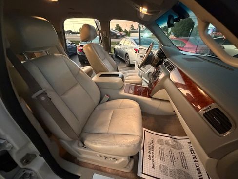 Used 2011 Chevrolet Tahoe LTZ RWD image 10