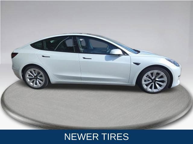 Used 2022 Tesla Model 3 Long Range AWD/4WD image 5