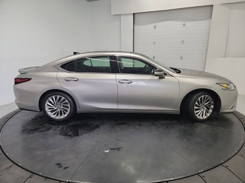 Used 2020 Lexus ES 350 w/ Luxury Package FWD image 11