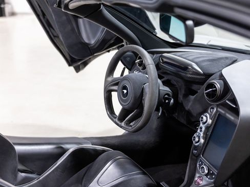 Used 2020 McLaren 720S Performance image 29