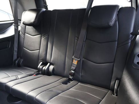 Used 2019 Cadillac Escalade Base w/ LPO, Radiant Package image 26