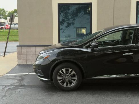 Used 2018 Nissan Murano S image 10