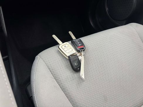 Used 2019 Honda HR-V LX image 28