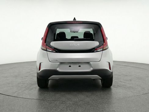 Used 2025 Kia Soul LX w/ LX Technology Package FWD image 7