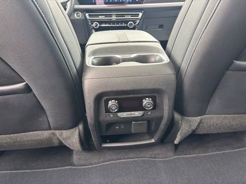 Certified 2024 Chevrolet Traverse RS image 23