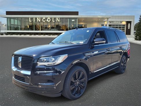 Certified 2023 Lincoln Navigator Reserve image 2