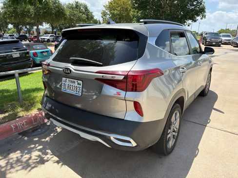 Used 2021 Kia Seltos S FWD image 4