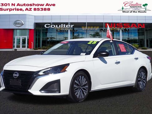 Certified 2025 Nissan Altima 2.5 SV FWD image 1