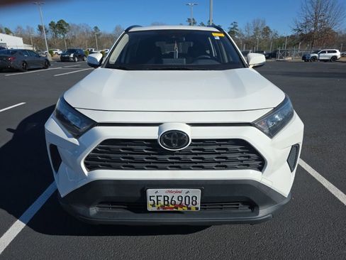 Used 2019 Toyota RAV4 LE image 16